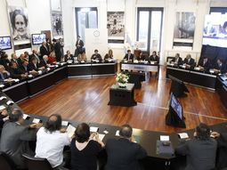 cfk advirtio ante empresarios que no va a devaluar cfk advirtio ante empresarios que no va a devaluar