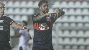 tigre vencio 2-0 a claypole en moron y avanzo en la copa argentina tigre vencio 2-0 a claypole en moron y avanzo en la copa argentina