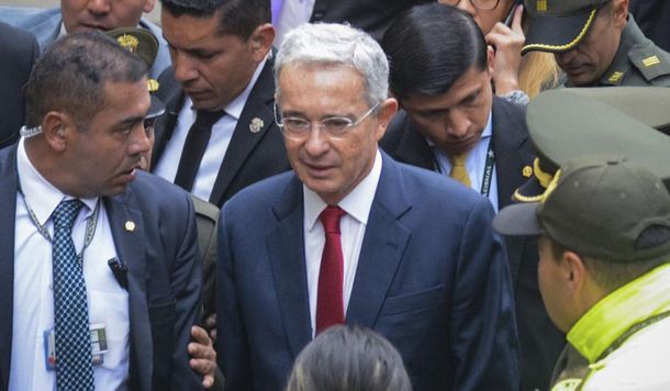 La Corte Suprema de Colombia ordenó el arresto de Álvaro Uribe por supuesto fraude procesal