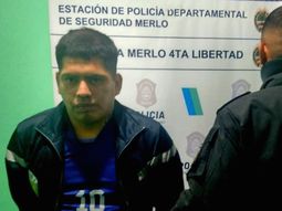 Intentó entrar a robar por la chimenea y quedó atascado
