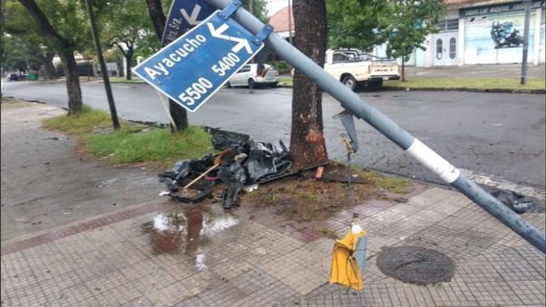 Un niño de 8 años y un adulto fueron atropellados en Rosario: investigan si fueron víctimas de una picada de autos
