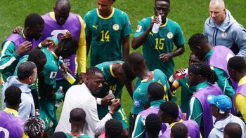 revelan un insolito error en senegal: aseguran que el medico de la seleccion era ginecologo revelan un insolito error en senegal: aseguran que el medico de la seleccion era ginecologo