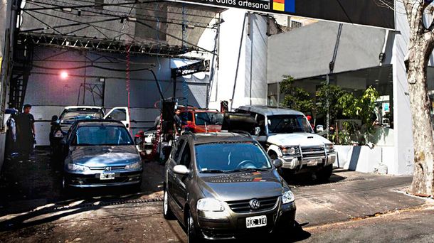 Los lavaderos de autos que cobran menos de $150 son truchos