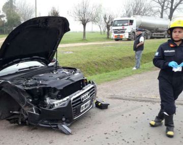 Chocó contra un camión y tiene lesiones leves