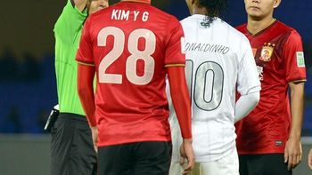 sorpresa: un equipo marroqui elimino al mineiro de ronaldinho sorpresa: un equipo marroqui elimino al mineiro de ronaldinho