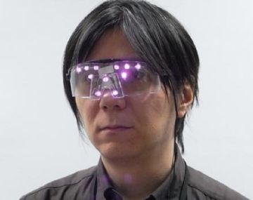 Inventan gafas que impiden el reconocimiento facial en fotos