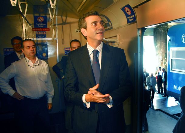 Randazzo anunció la compra de 300 vagones para el Roca