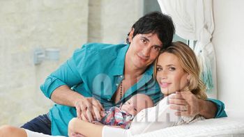 mira las fotos de sebastian estevanez e ivana saccani junto a valentino, su tercer hijo mira las fotos de sebastian estevanez e ivana saccani junto a valentino, su tercer hijo