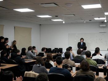 Cuánto cuesta la cuota en la Universidad de San Andrés donde estuvo Milei hoy