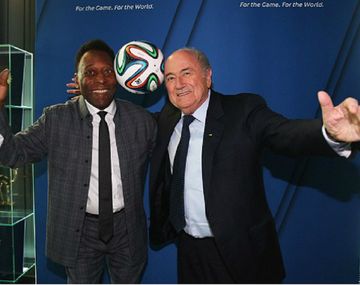 ¿Se dio vuelta?: Ahora Pelé describe como una vergüenza la crisis en FIFA