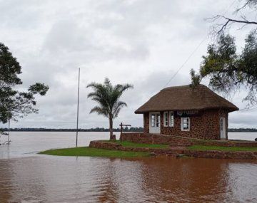 Alerta en Corrientes por la crecida del río Uruguay: ya hubo evacuados