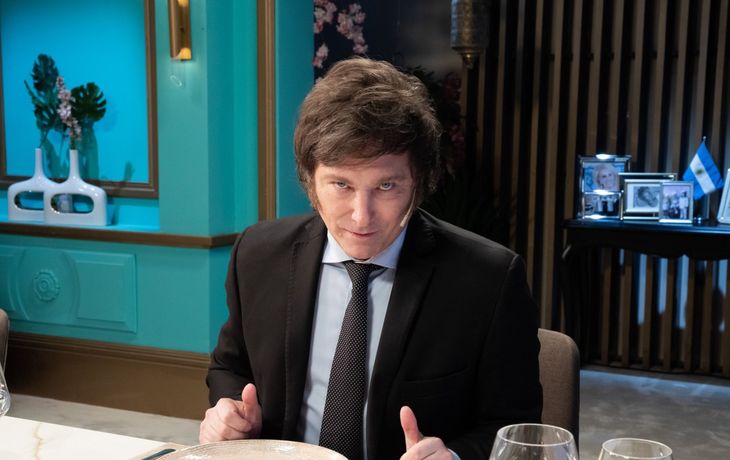 Suba del blue: denuncian a Milei por incitación a la violencia económica