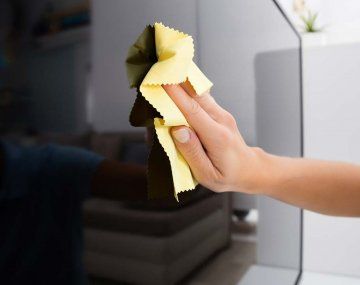 Cómo limpiar la pantalla de tu TV sin dejar huellas