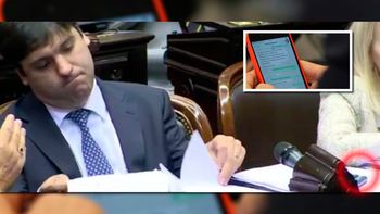 despues del escandalo de los whatsapp, bossio le cambio la funda a su celular despues del escandalo de los whatsapp, bossio le cambio la funda a su celular