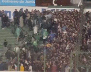 Incidentes en Junín: hinchas de Sarmiento atacaron a infiltrados de Boca