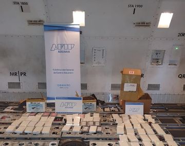 Secuestraron 84 kilos de cocaína en Ezeiza listos para despegar hacia Amsterdam