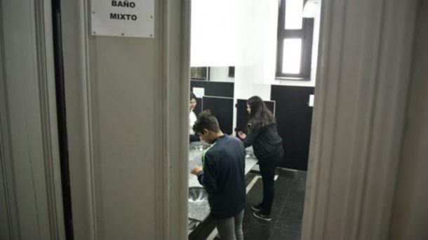 Los alumnos estuvieron de acuerdo con los baños mixtos