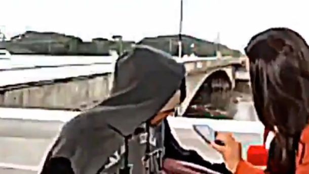 VIDEO: Una periodista fue asaltada mientras hacía un reporte en vivo en Brasil