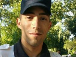 Este es Joel Molina, el joven de 21 años que custodió el auto durante cuatro horas