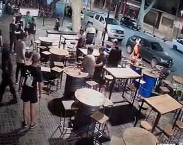Agresión a una moza en un bar de Mendoza: le partieron un vaso en la cabeza