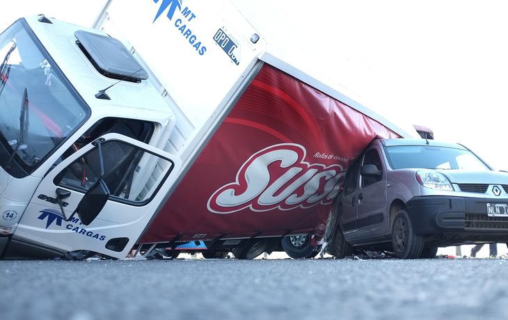 Así fue el rescate tras el choque en la autopista