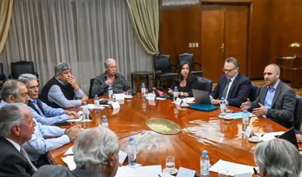 Arranca la convocatoria a gremios de la actividad privada para recomponer salarios: de qué porcentaje se habla