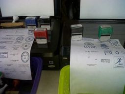 Detenidos por falsificar documentos