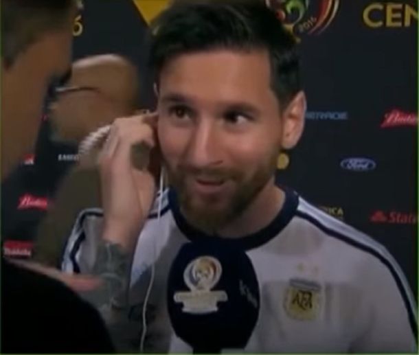 Mirá la cara de Messi al escuchar el relato del gol que le dio el récord en la Selección