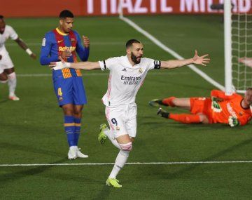 Golazo de taco de Benzema con el que Real Madrid le gana a Barcelona