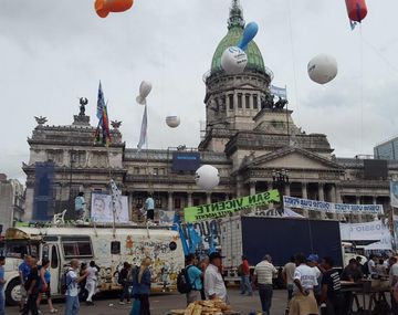 La militancia acompaña en el Congreso la Asamblea Legislativa