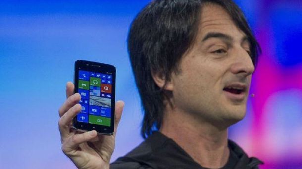 ¿Contradicción? El gestor del Windows Phone usa un iPhone