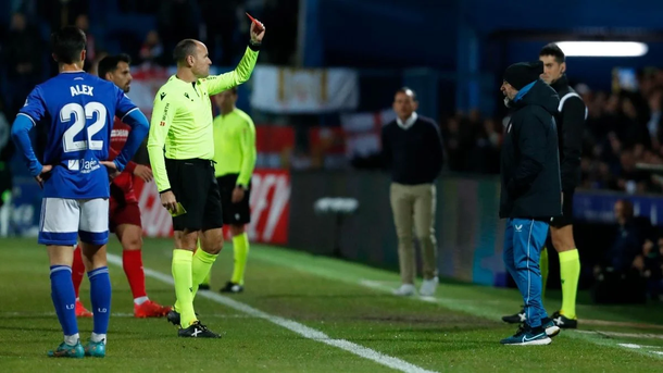 Mateu Lahoz contra Jorge Sampaoli: roja por protestar