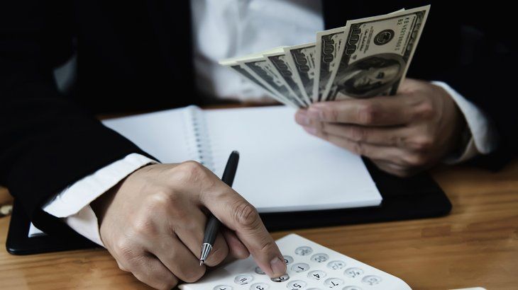 Hiperhumor: una parodia de la década del 80 sobre el impuesto a la riqueza que podría ser de hoy