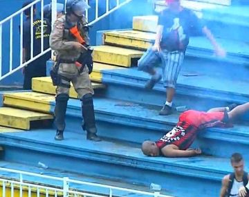 Batalla campal en Brasil: heridos y un helicóptero en la cancha