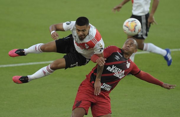 River venció a Athletico Paranaense y avanza a los cuartos de final