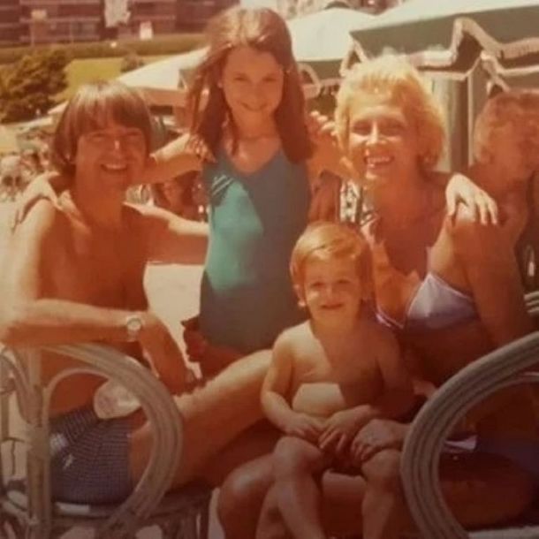 Carlitos Balá y su familia