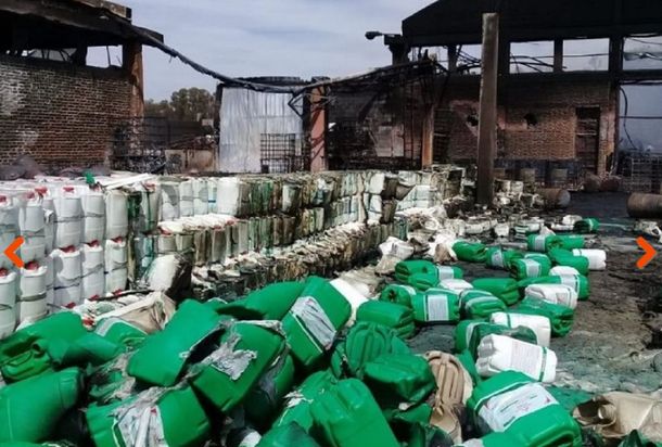Mercedes: explotó una fábrica de agrotóxicos, murió un hombre y temen un desastre ambiental