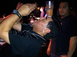 la noche de cumbia y champagne de maradona la noche de cumbia y champagne de maradona