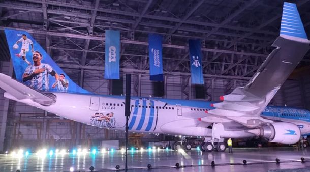 Locura por la Scaloneta: un nuevo vuelo de Aerolíneas Argentinas partió hacia Doha