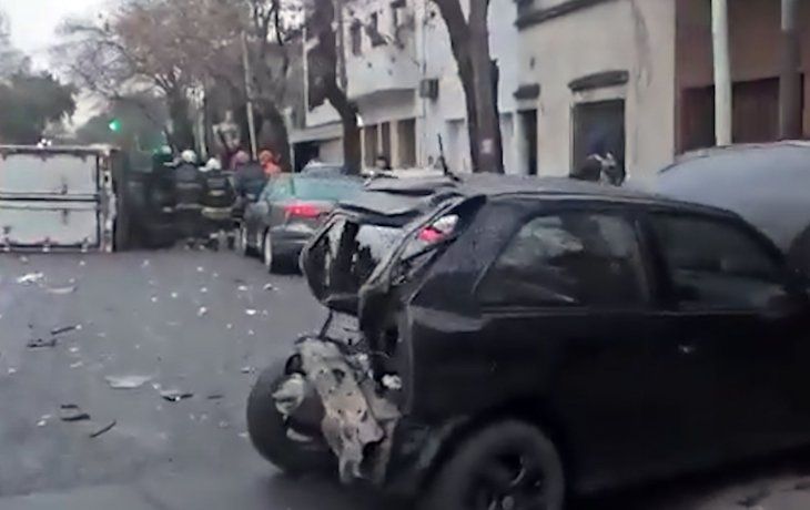 Choque múltiple y vuelco en Saavedra dejó cuatro heridos