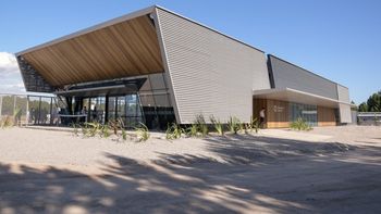 El Aeropuerto Internacional de Carmelo registró 80 movimientos entre arribos y partidos durante su primer mes de operaciones, con vuelos de Uruguay y otros países. El Aeropuerto Internacional de Carmelo registró 80 movimientos entre arribos y partidos durante su primer mes de operaciones, con vuelos de Uruguay y otros países.