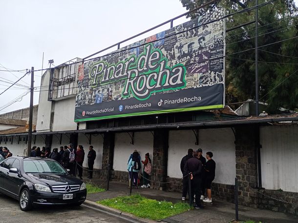 Fotos y video: así fue el desalojo del emblemático boliche Pinar de Rocha