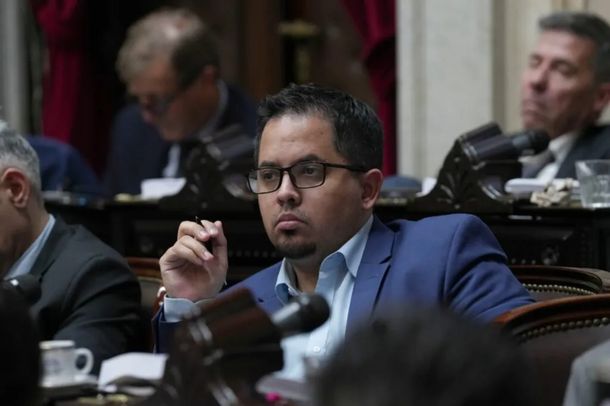 Difunden audios de diputado libertario exigiéndole los viáticos a un asistente: El desarraigo es del partido