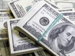 Los dólares que los argentinos tienen en el exterior o en el colchón superan la deuda pública del país