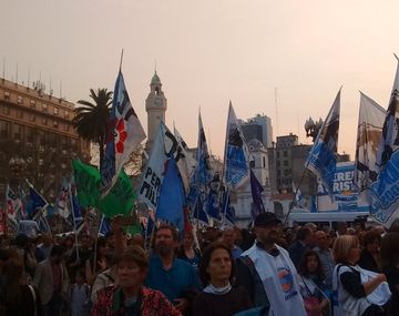 Comenzó la marcha de la resistencia de las Madres de Plaza de Mayo