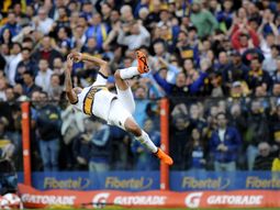 El gol del título: mirá el cabezazo de Monzón ante Tigre