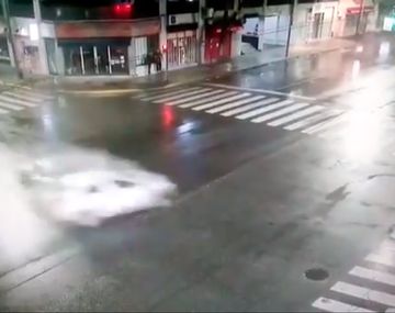 Impactante choque en Caballito: pasó un semáforo en rojo a toda velocidad y mató a otro conductor
