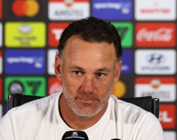 El presidente de Independiente opinó sobre la chance de que Milito sea DT de Boca: Lo vería como...