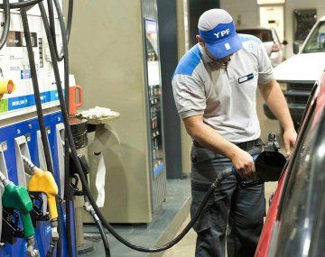 El aumento en los combustibles se postergó para la primera quincena de enero