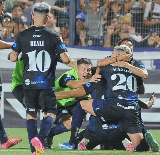 Independiente Rivadavia de Mendoza venció 3-2 a Gimnasia en La Plata